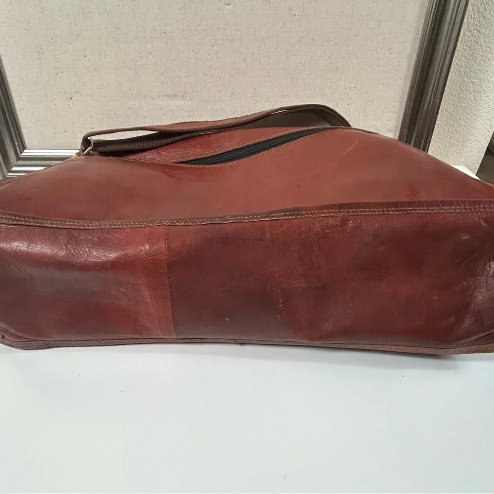 Genuine Brown Leather Messenger Shoulder Laptop Briefcase/Bag